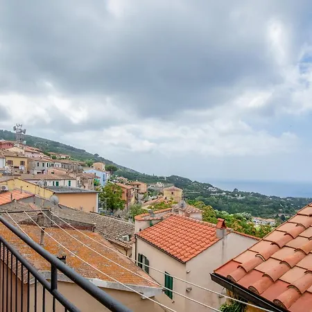 Casa de Férias In Piazza Vista Mare Capoliveri (Isola d'Elba)